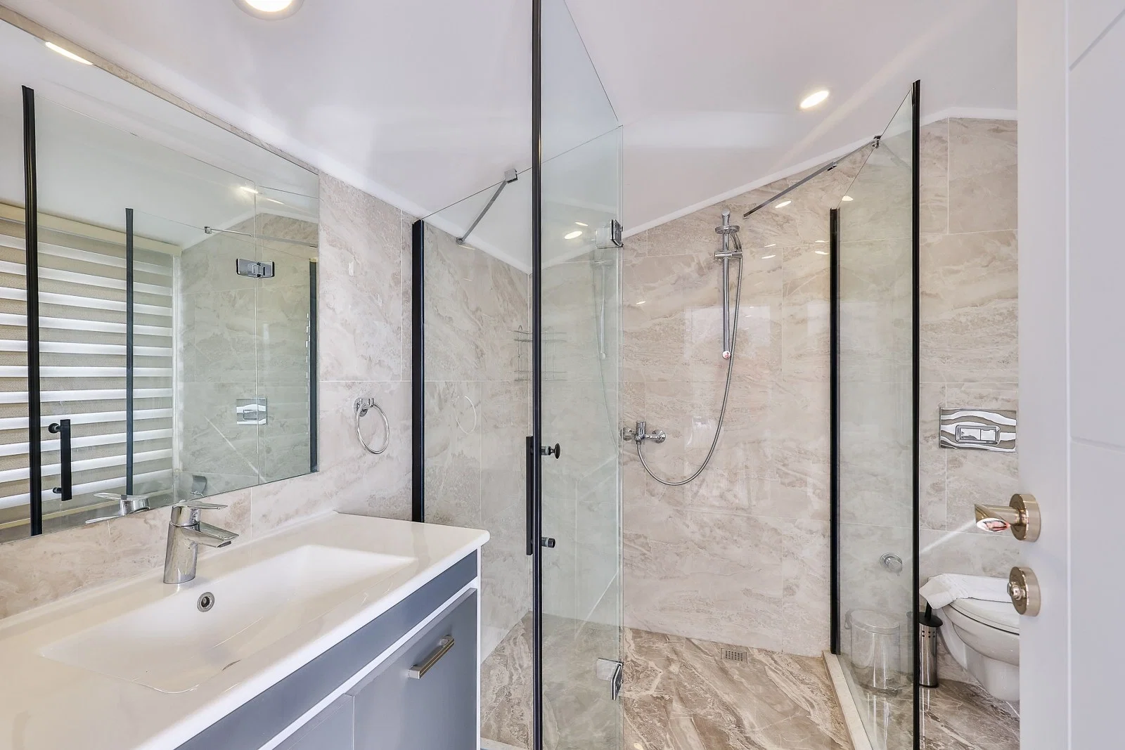 Kalkan’da Merkeze Yakın, Özel Havuzlu, 5 Yatak Odalı, Kiralık Villa