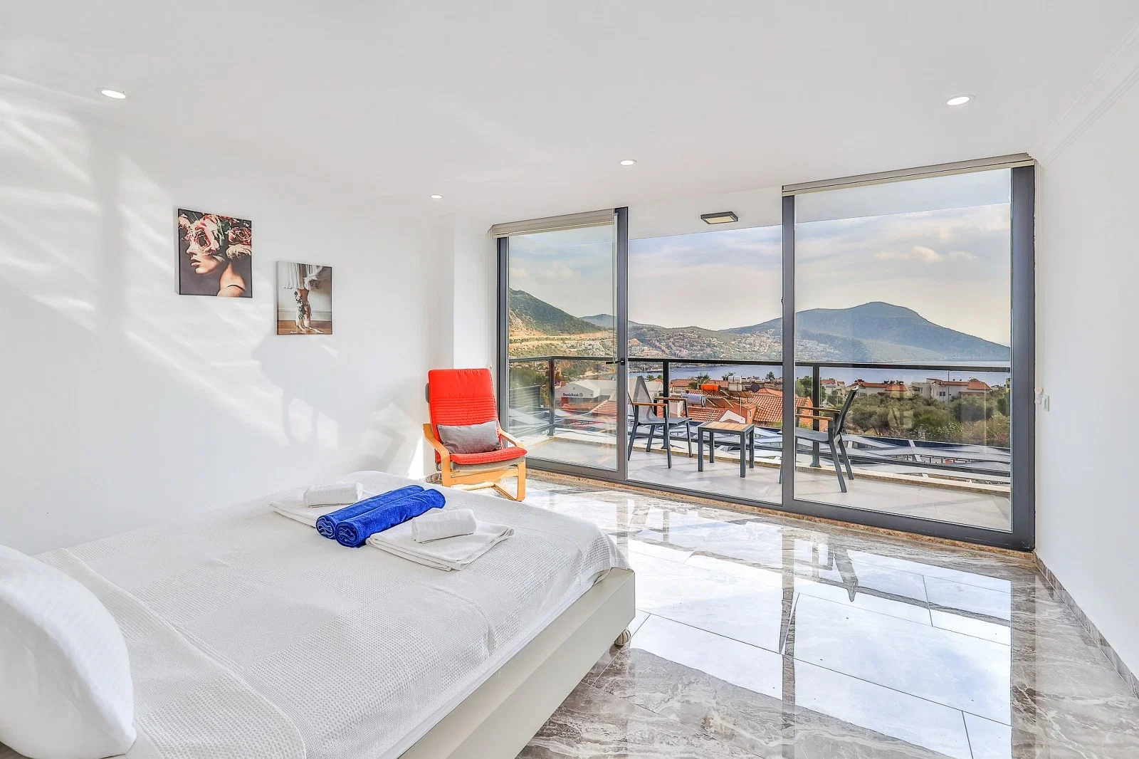 Kalkan’da Merkeze Yakın, Özel Havuzlu, 5 Yatak Odalı, Kiralık Villa