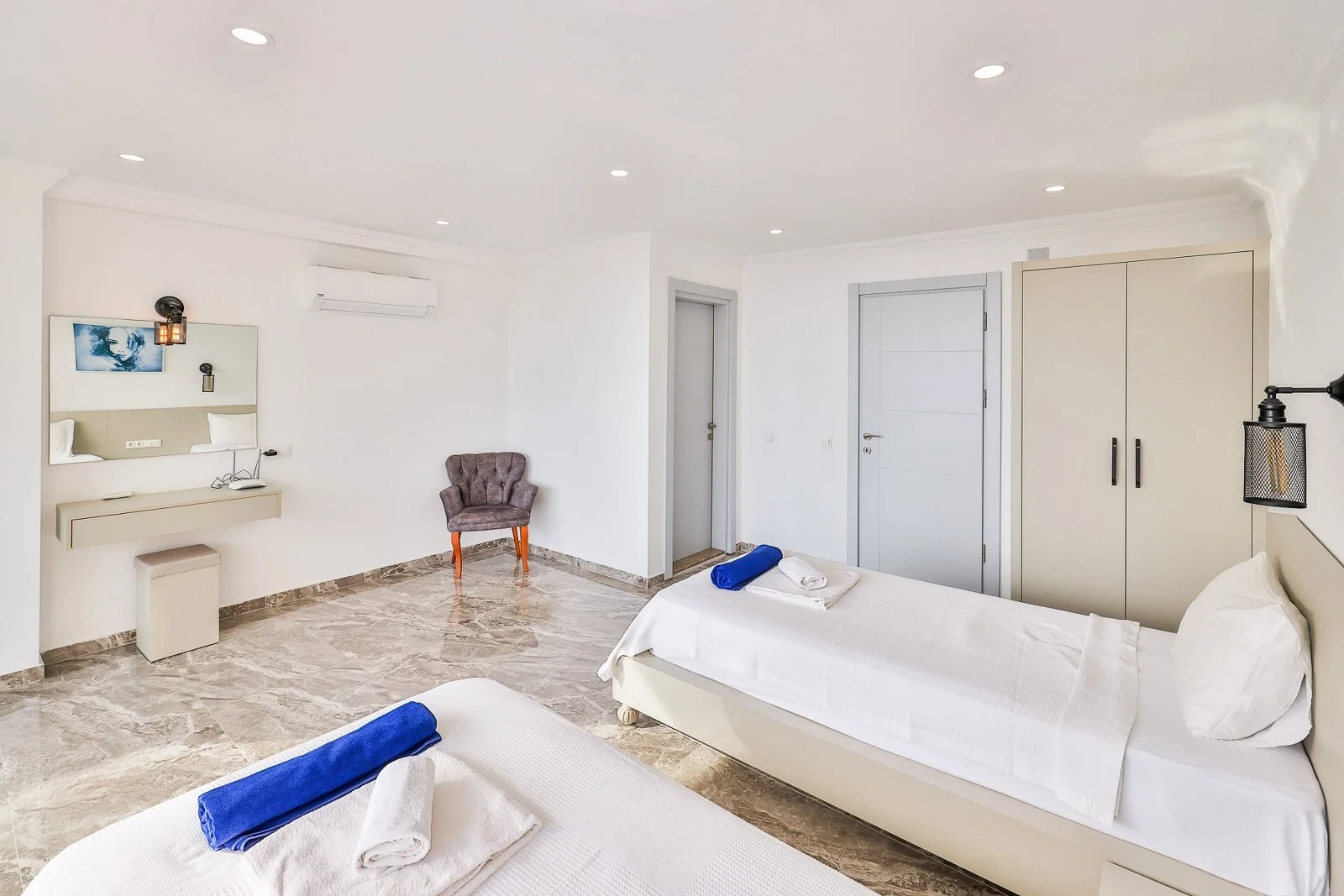 Kalkan’da Merkeze Yakın, Özel Havuzlu, 5 Yatak Odalı, Kiralık Villa