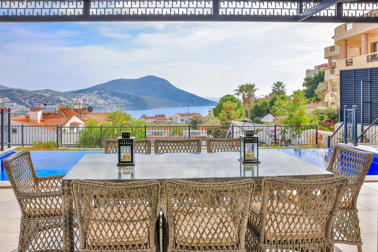 Kalkan’da Merkeze Yakın, Özel Havuzlu, 5 Yatak Odalı, Kiralık Villa