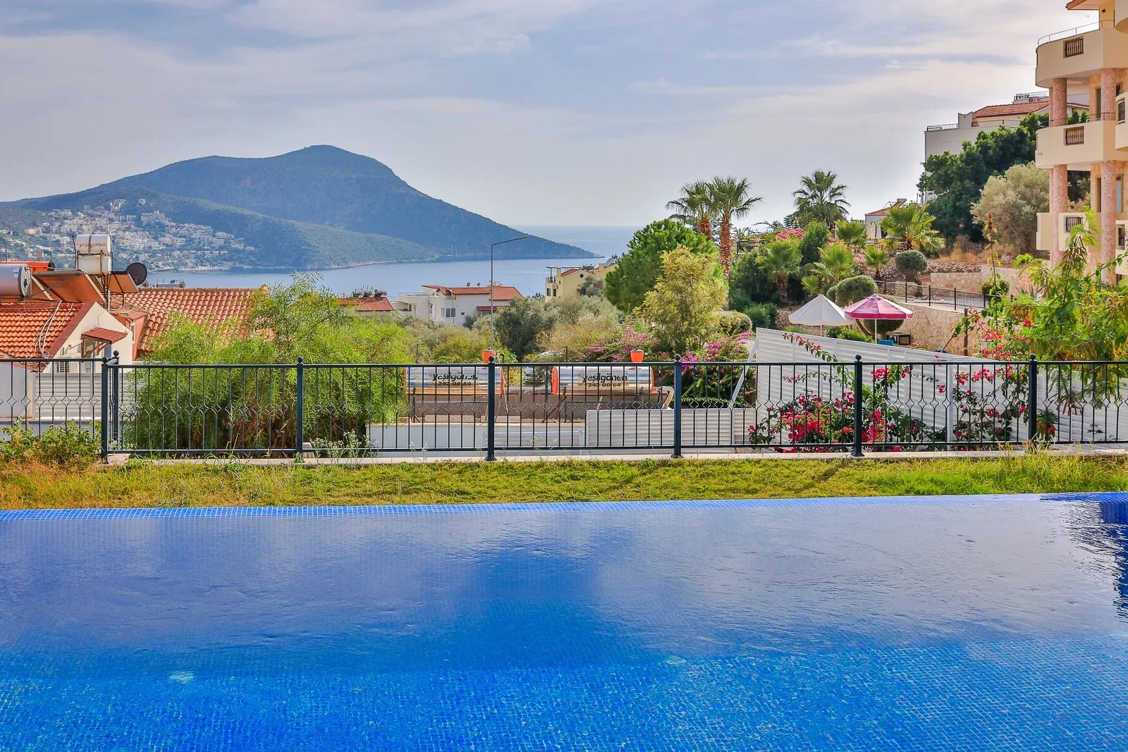 Kalkan’da Merkeze Yakın, Özel Havuzlu, 5 Yatak Odalı, Kiralık Villa