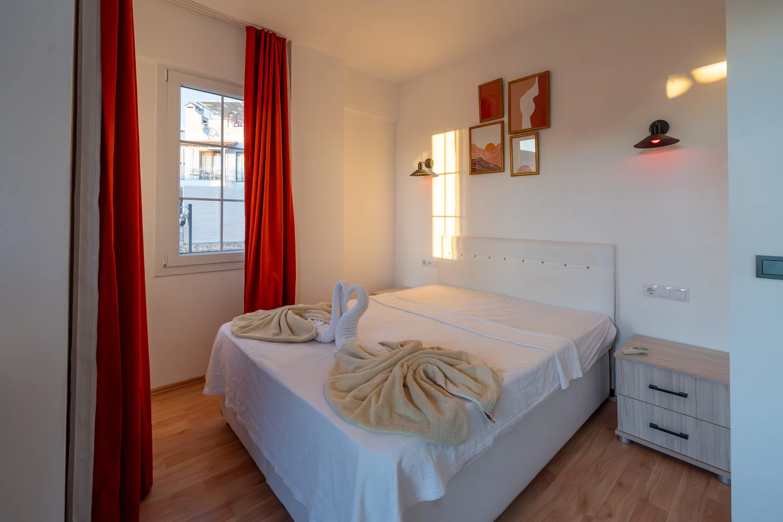 Kalkan’da Deniz Manzaralı, Korunaklı Havuzlu, 9 Kişilik, Ekonomik Villa
