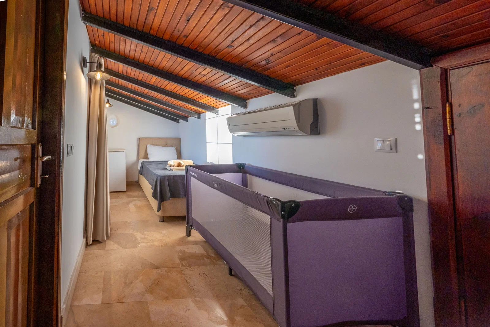 Kalkan’da Deniz Manzaralı, Korunaklı Havuzlu, 9 Kişilik, Ekonomik Villa