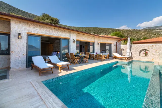 Kalkan’da deniz manzaralı kiralık villa, fotoğraf 2