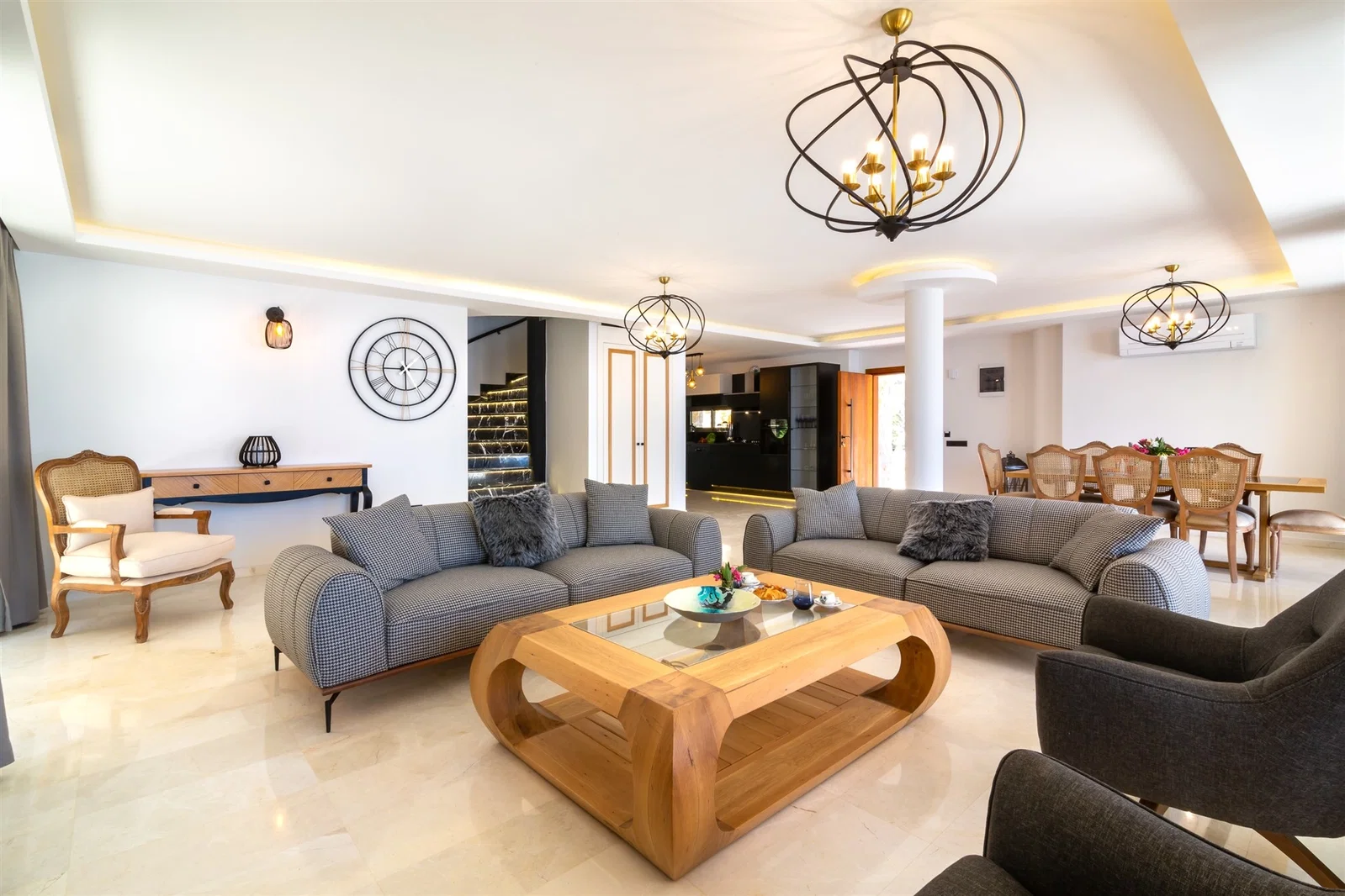 Kalkan’da Merkeze Yakın, Isıtmalı Havuzlu, 8 Kişilik, Lüks Villa