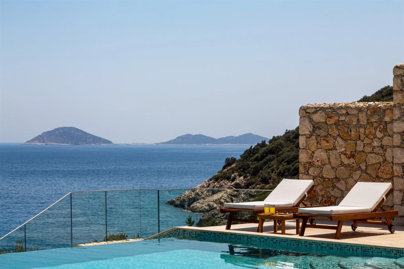 Kalkan’da Merkeze Yakın, Isıtmalı Havuzlu, 8 Kişilik, Lüks Villa