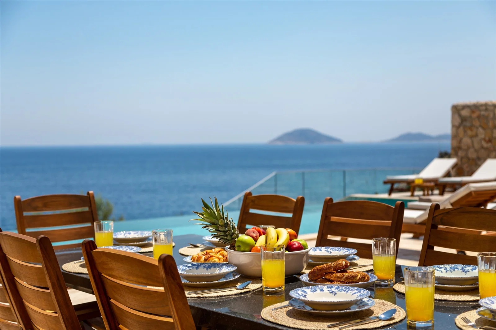 Kalkan’da Merkeze Yakın, Isıtmalı Havuzlu, 8 Kişilik, Lüks Villa