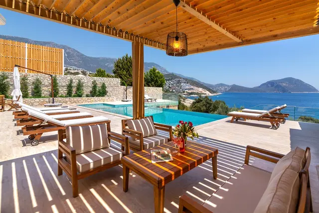 Kalkan’da deniz manzaralı kiralık villa, fotoğraf 3