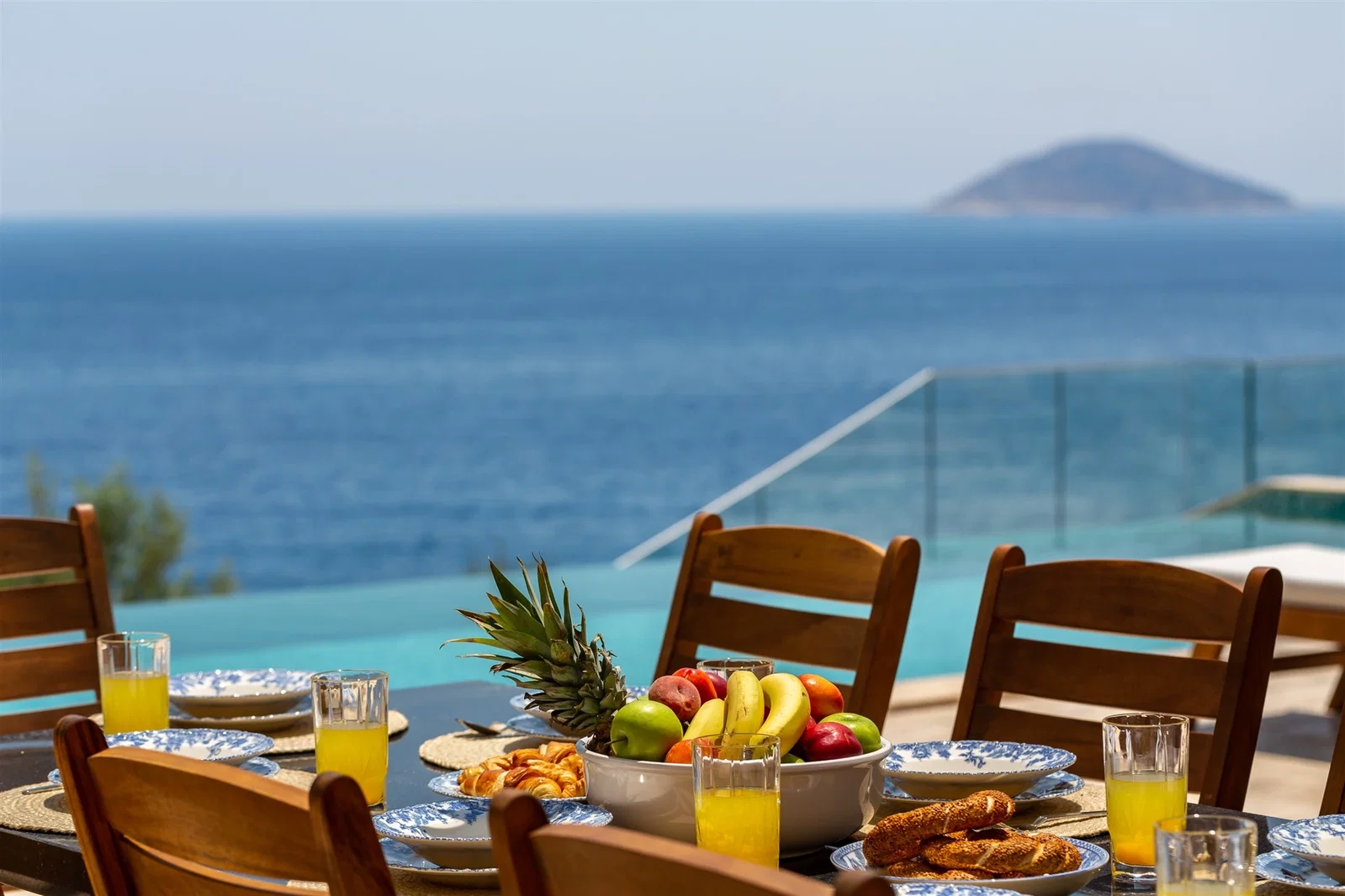 Kalkan’da Merkeze Yakın, Isıtmalı Havuzlu, 8 Kişilik, Lüks Villa