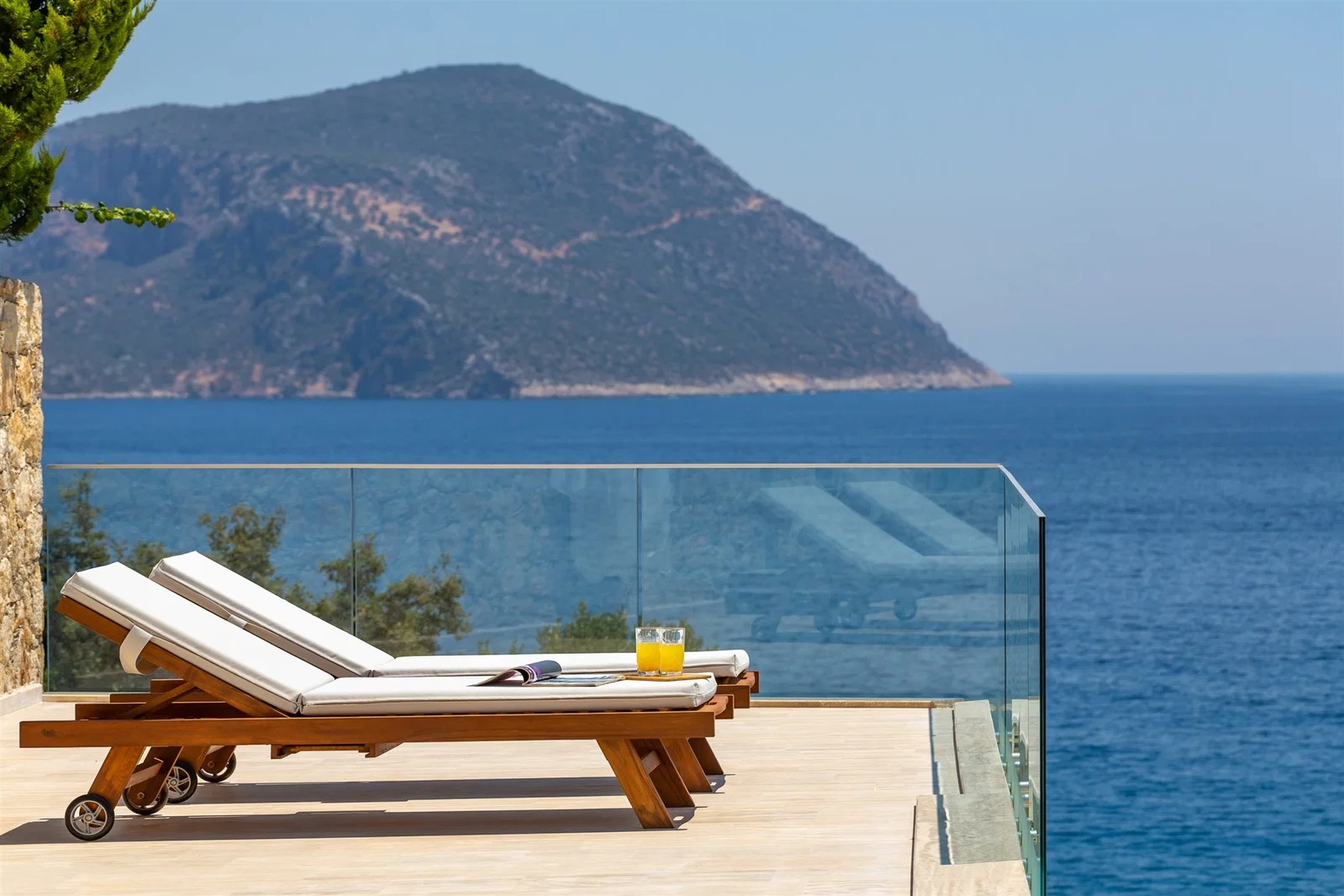 Kalkan’da Merkeze Yakın, Isıtmalı Havuzlu, 8 Kişilik, Lüks Villa