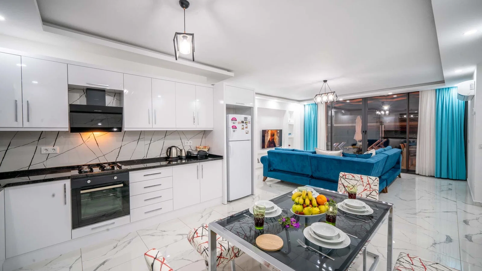 Kalkan’da Balayı Çiftlerine Uygun, Isıtmalı Havuzlu, 2 Yatak Odalı, Kiralık Villa