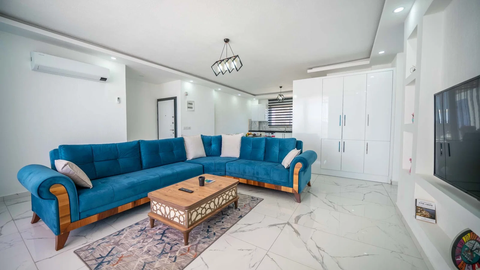 Kalkan’da Balayı Çiftlerine Uygun, Isıtmalı Havuzlu, 2 Yatak Odalı, Kiralık Villa