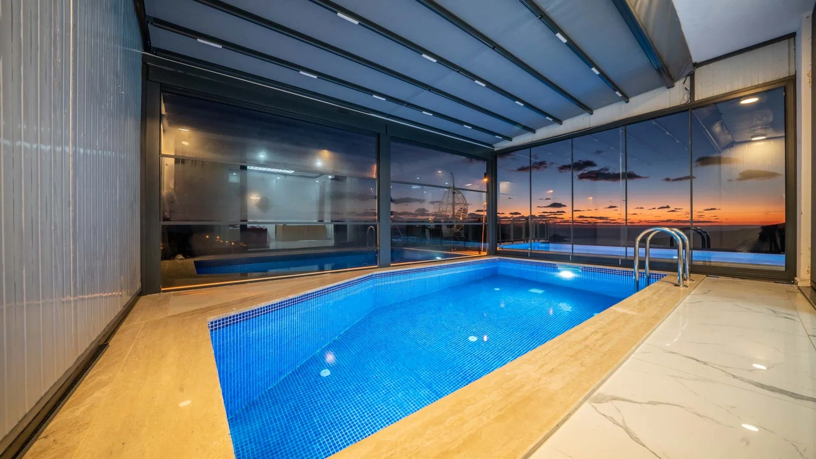 Kalkan’da Balayı Çiftlerine Uygun, Isıtmalı Havuzlu, 2 Yatak Odalı, Kiralık Villa