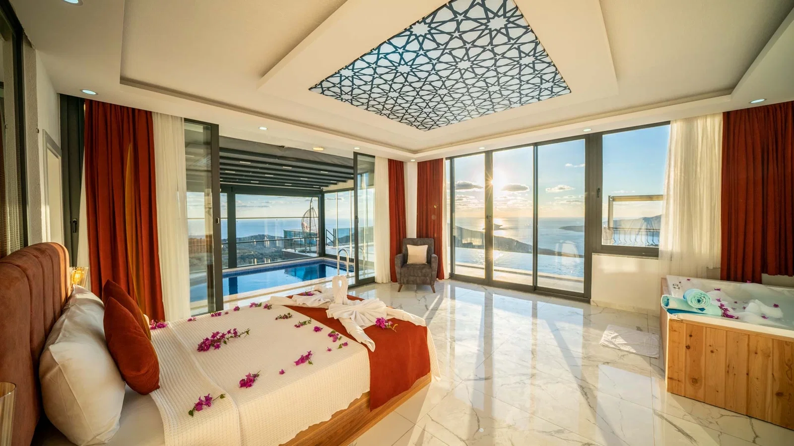 Kalkan’da Balayı Çiftlerine Uygun, Isıtmalı Havuzlu, 2 Yatak Odalı, Kiralık Villa