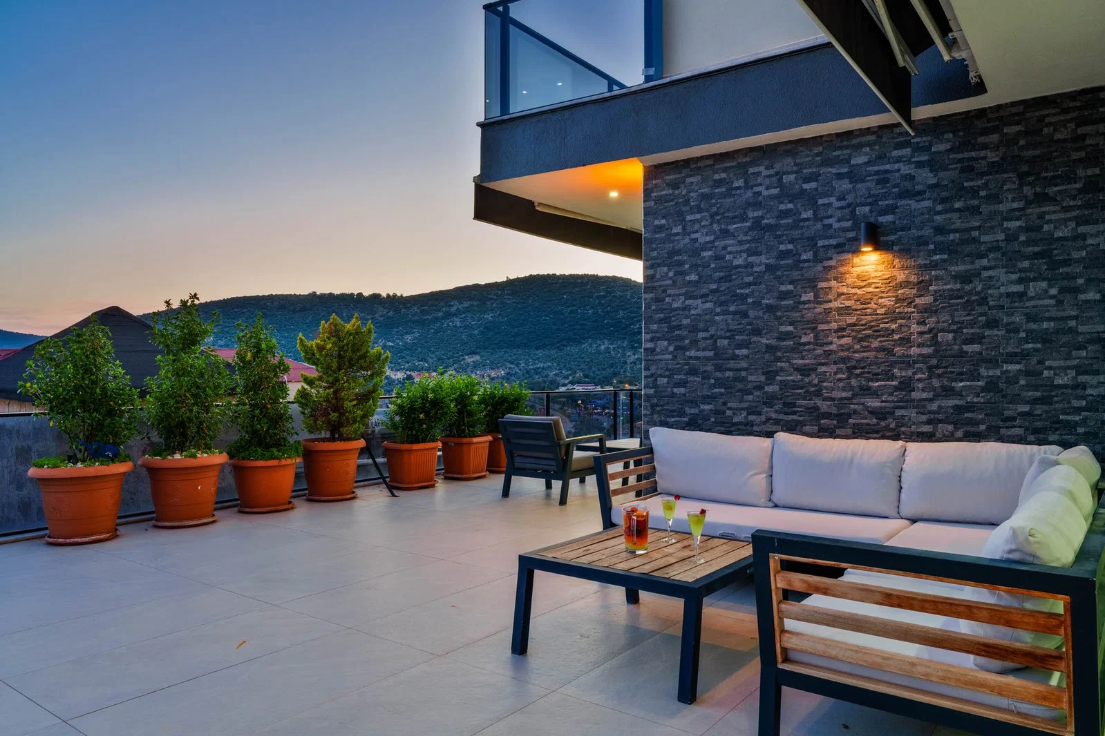 Kalkan’da Merkeze Yakın, Isıtmalı Havuzlu, 4 Yatak Odalı, Lüks Villa