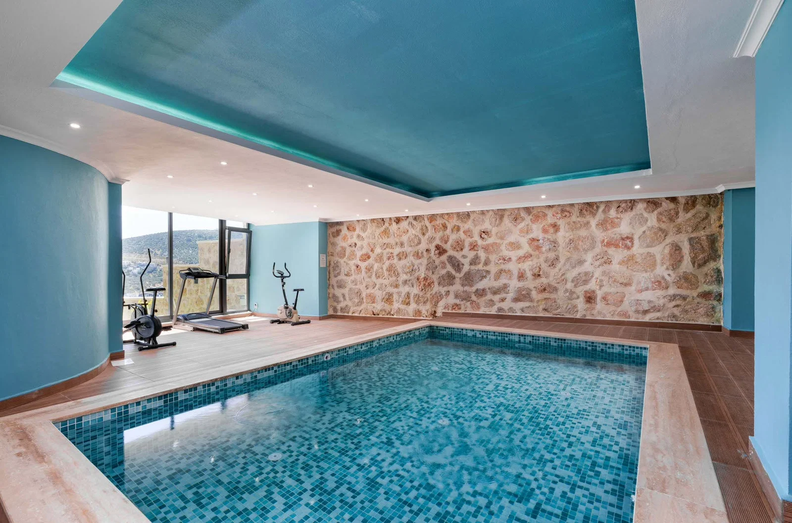 Kalkan’da Merkeze Yakın, Isıtmalı Havuzlu, 4 Yatak Odalı, Lüks Villa
