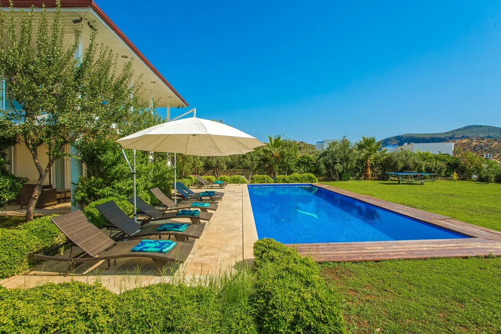 Kalkan’da Deniz Manzaralı, Isıtmalı Havuzlu, 5 Yatak Odalı, Lüks Villa
