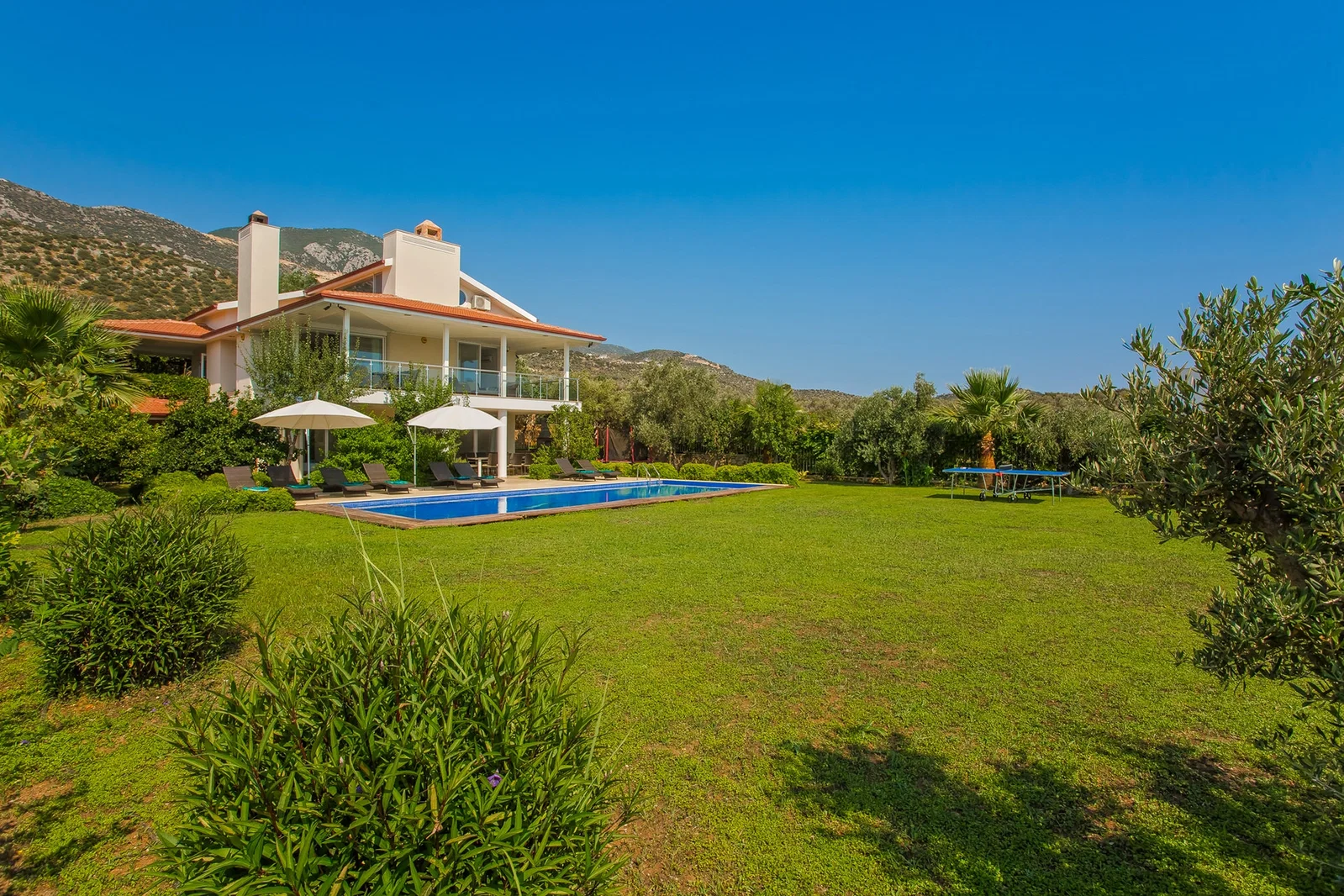 Kalkan’da Deniz Manzaralı, Isıtmalı Havuzlu, 5 Yatak Odalı, Lüks Villa