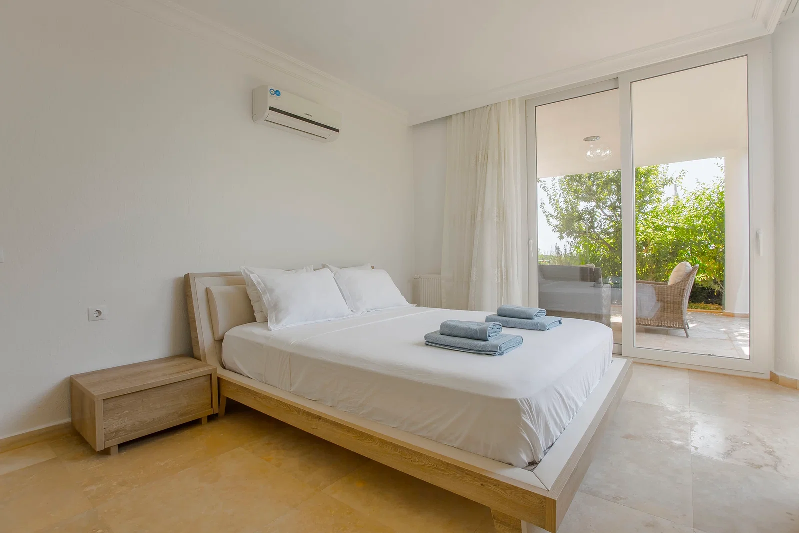 Kalkan’da Deniz Manzaralı, Isıtmalı Havuzlu, 5 Yatak Odalı, Lüks Villa