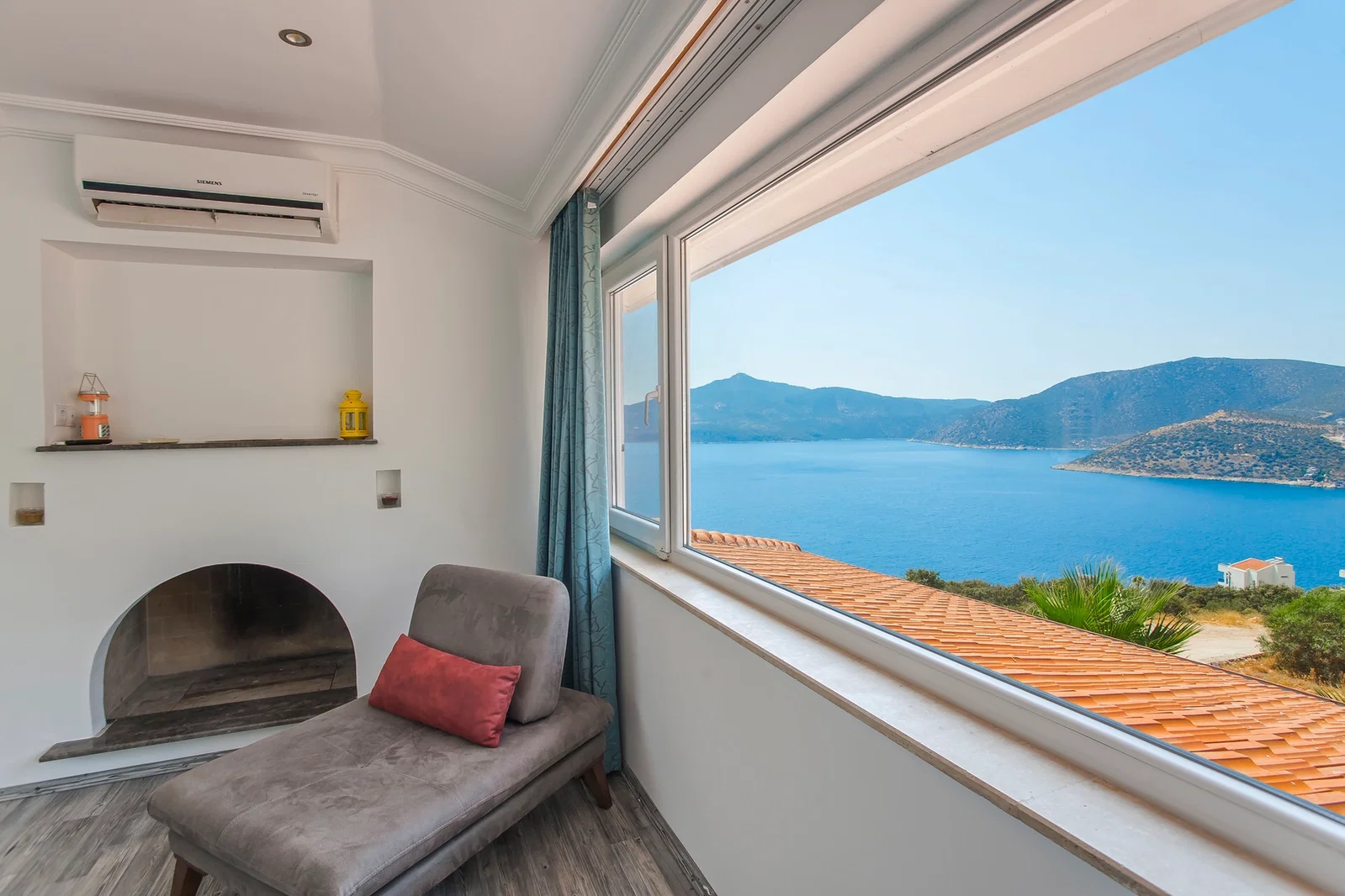 Kalkan’da Deniz Manzaralı, Isıtmalı Havuzlu, 5 Yatak Odalı, Lüks Villa