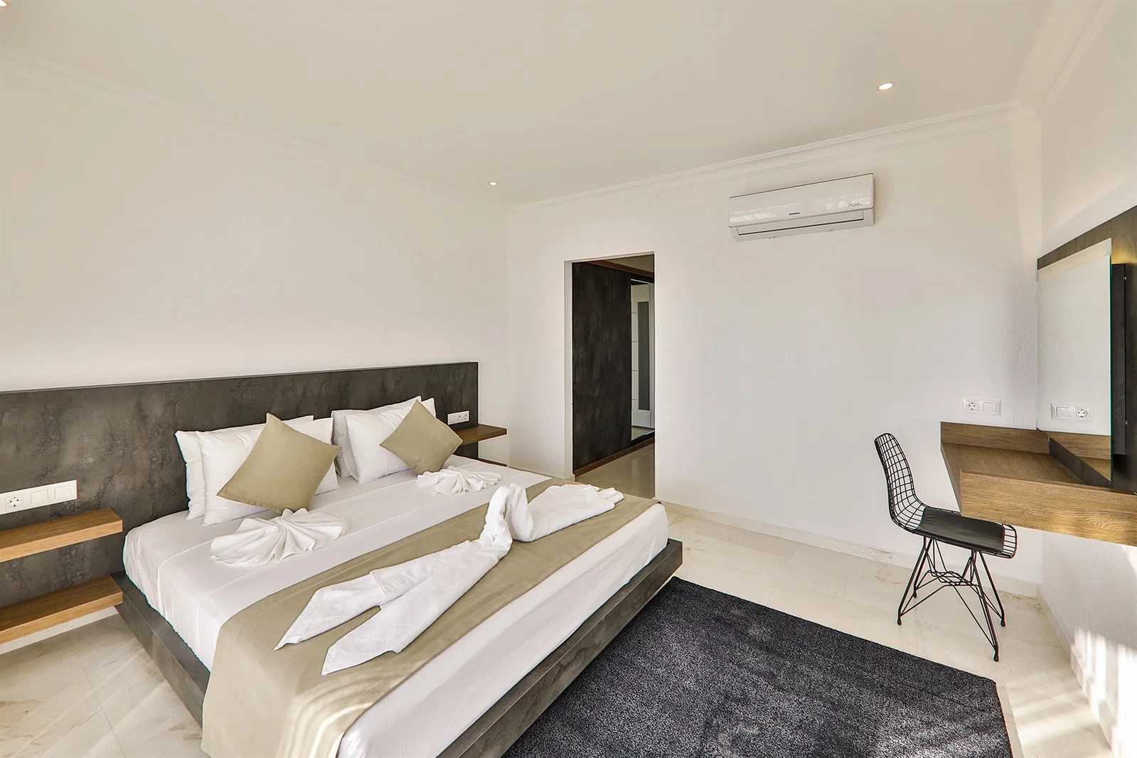Kalkan’da Deniz Manzaralı, Özel Havuzlu, 7 Yatak Odalı, Lüks Villa