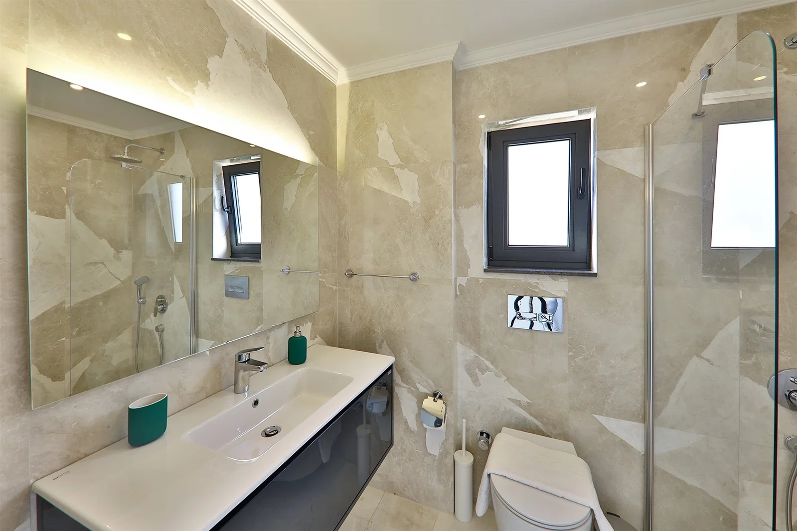 Kalkan’da Deniz Manzaralı, Özel Havuzlu, 7 Yatak Odalı, Lüks Villa