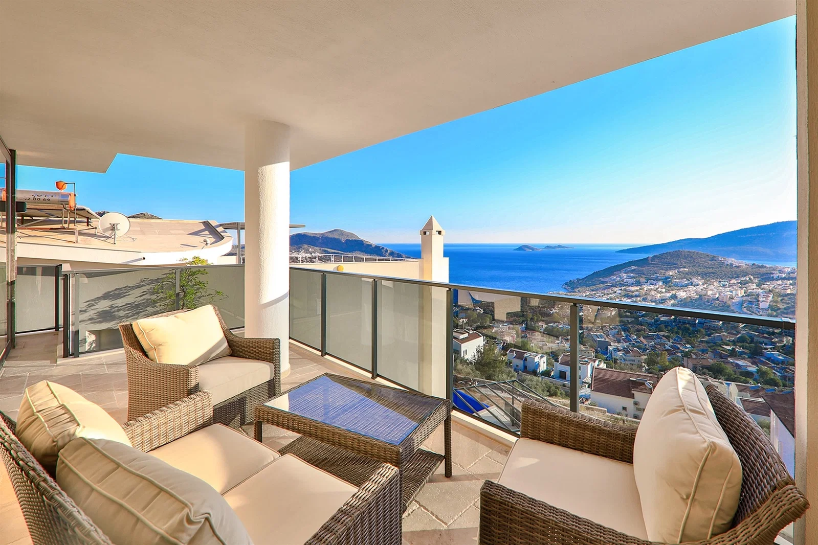 Kalkan’da Deniz Manzaralı, Özel Havuzlu, 7 Yatak Odalı, Lüks Villa