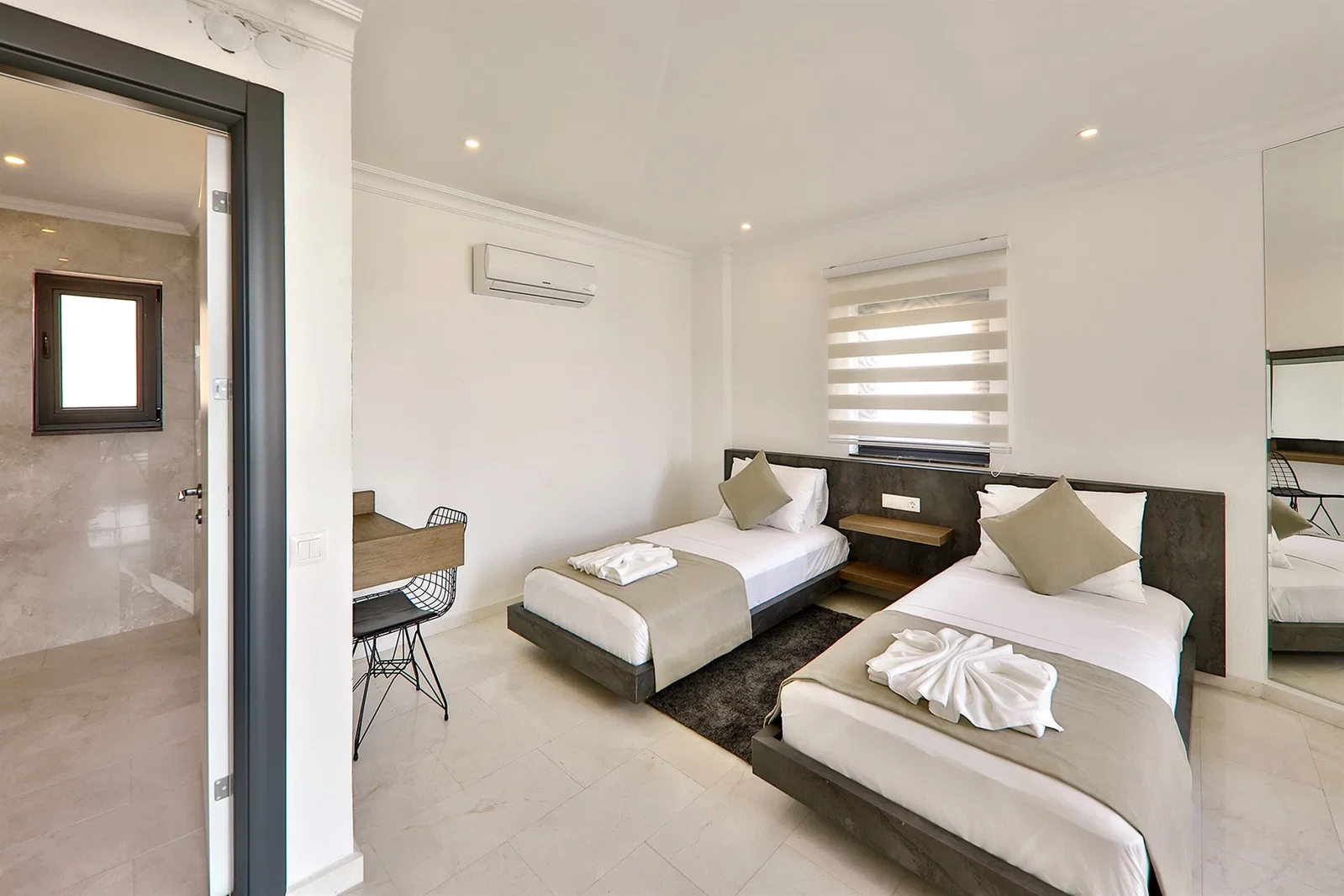 Kalkan’da Deniz Manzaralı, Özel Havuzlu, 7 Yatak Odalı, Lüks Villa