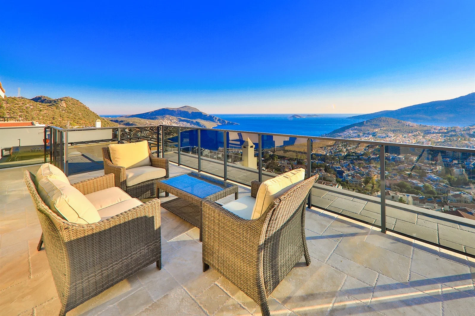 Kalkan’da Deniz Manzaralı, Özel Havuzlu, 7 Yatak Odalı, Lüks Villa
