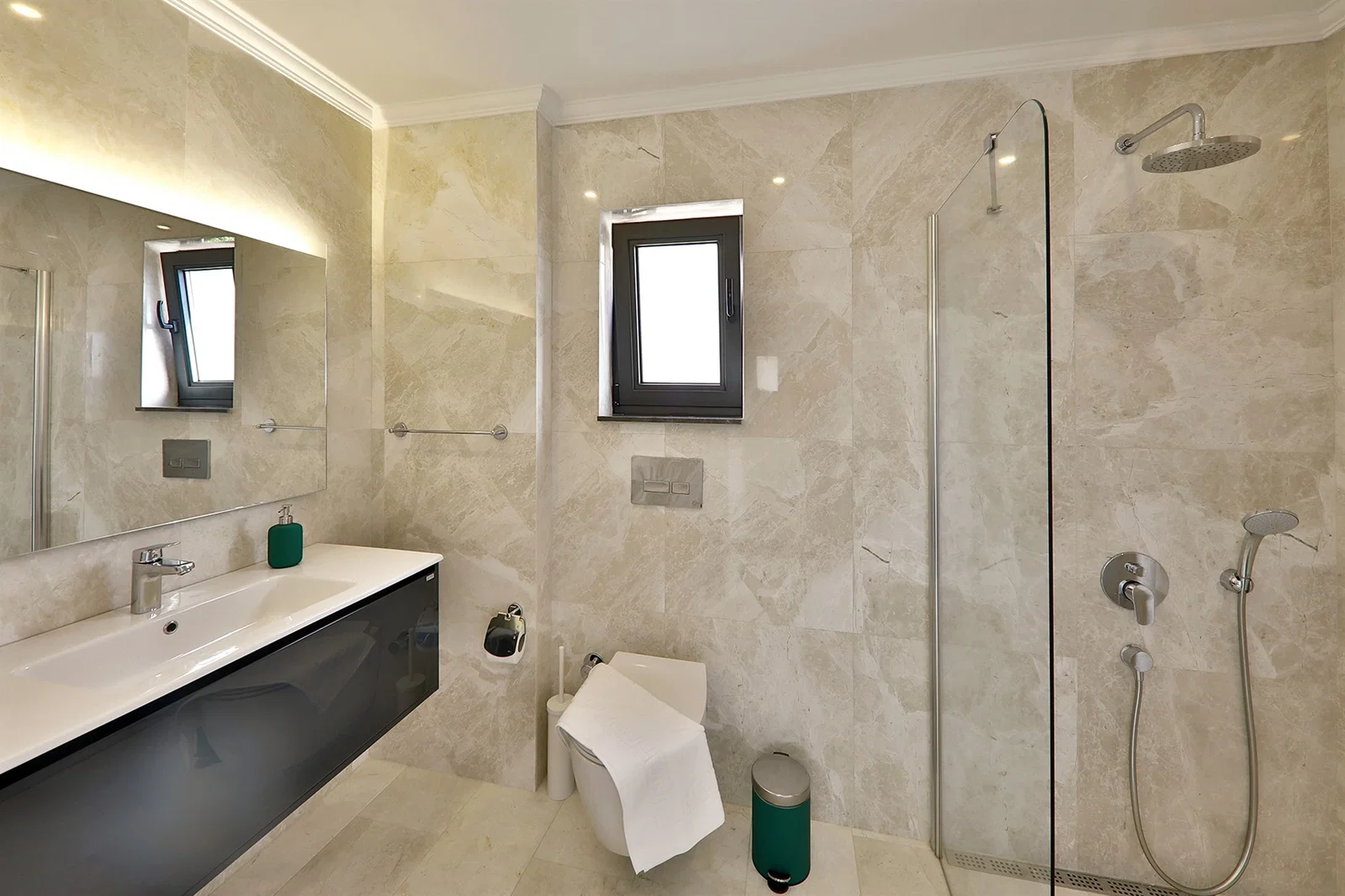Kalkan’da Deniz Manzaralı, Özel Havuzlu, 7 Yatak Odalı, Lüks Villa