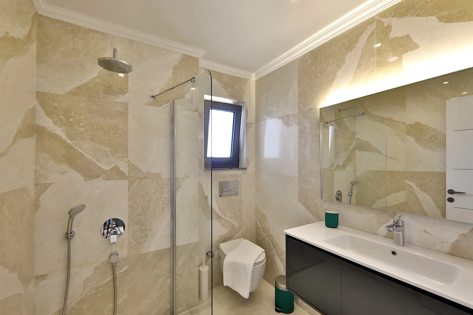 Kalkan’da Deniz Manzaralı, Özel Havuzlu, 7 Yatak Odalı, Lüks Villa