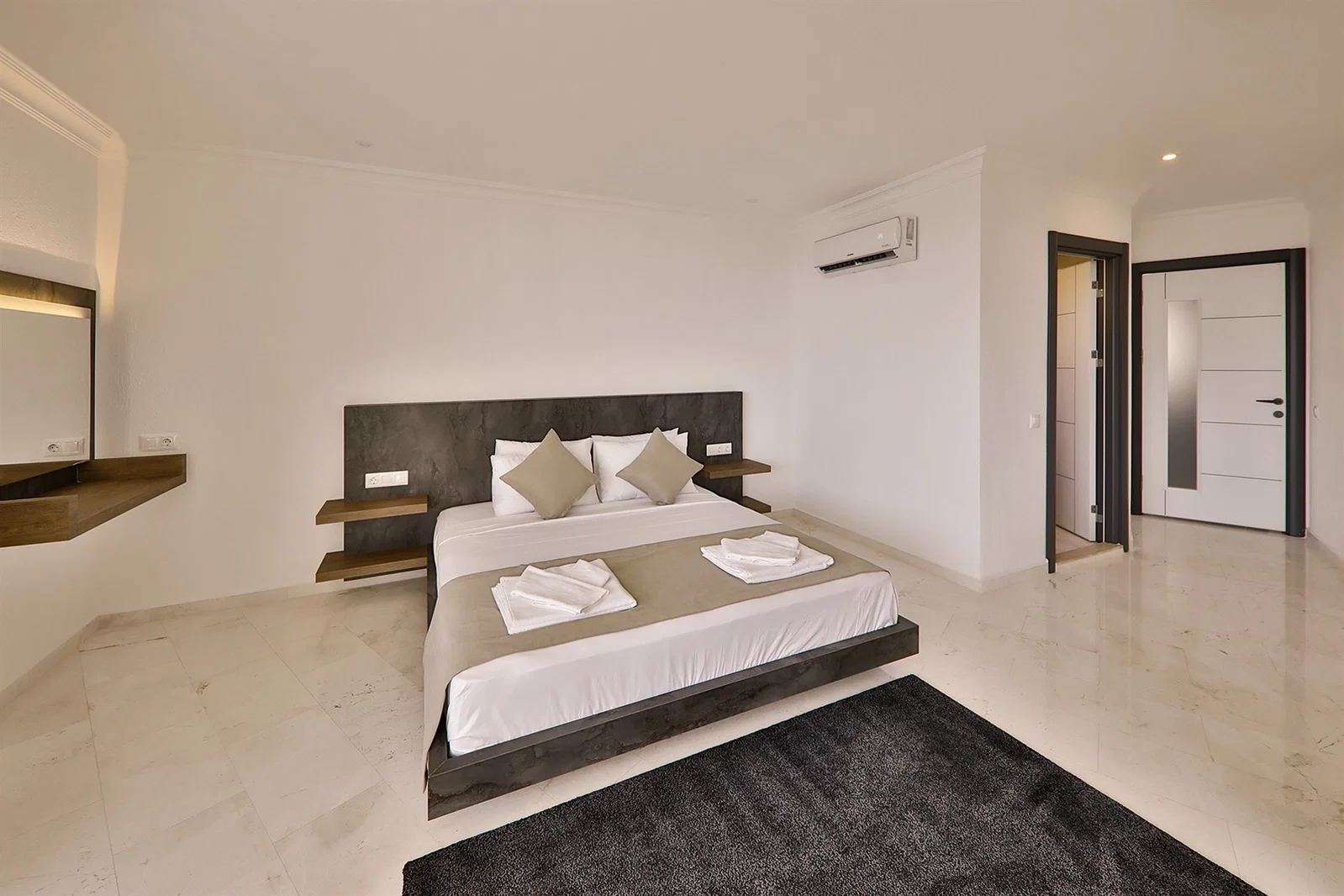 Kalkan’da Deniz Manzaralı, Özel Havuzlu, 7 Yatak Odalı, Lüks Villa
