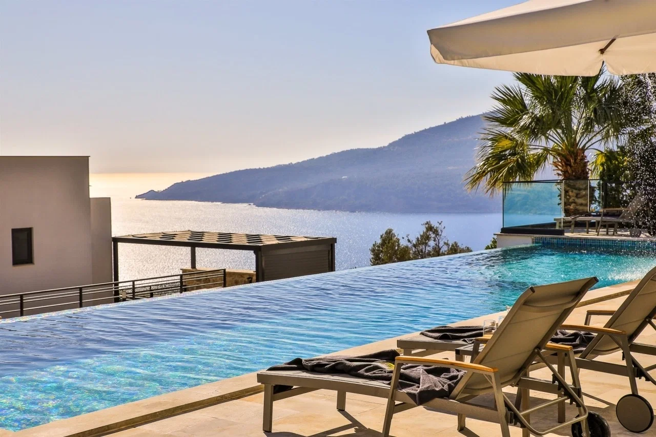 Kalkan’da Sakin Konumda, Isıtmalı Havuzlu, Jakuzili, Lüks Villa