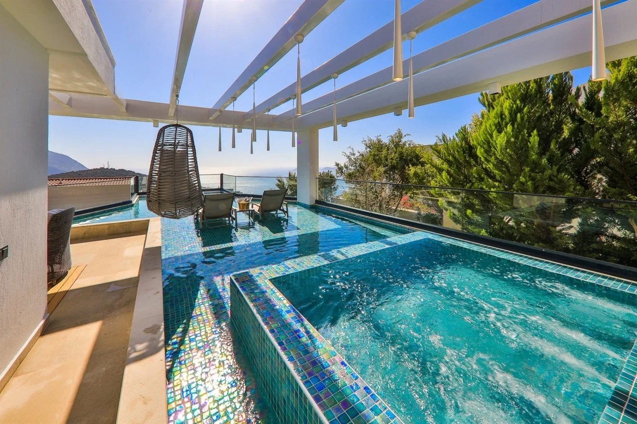 Kalkan’da Sakin Konumda, Isıtmalı Havuzlu, Jakuzili, Lüks Villa