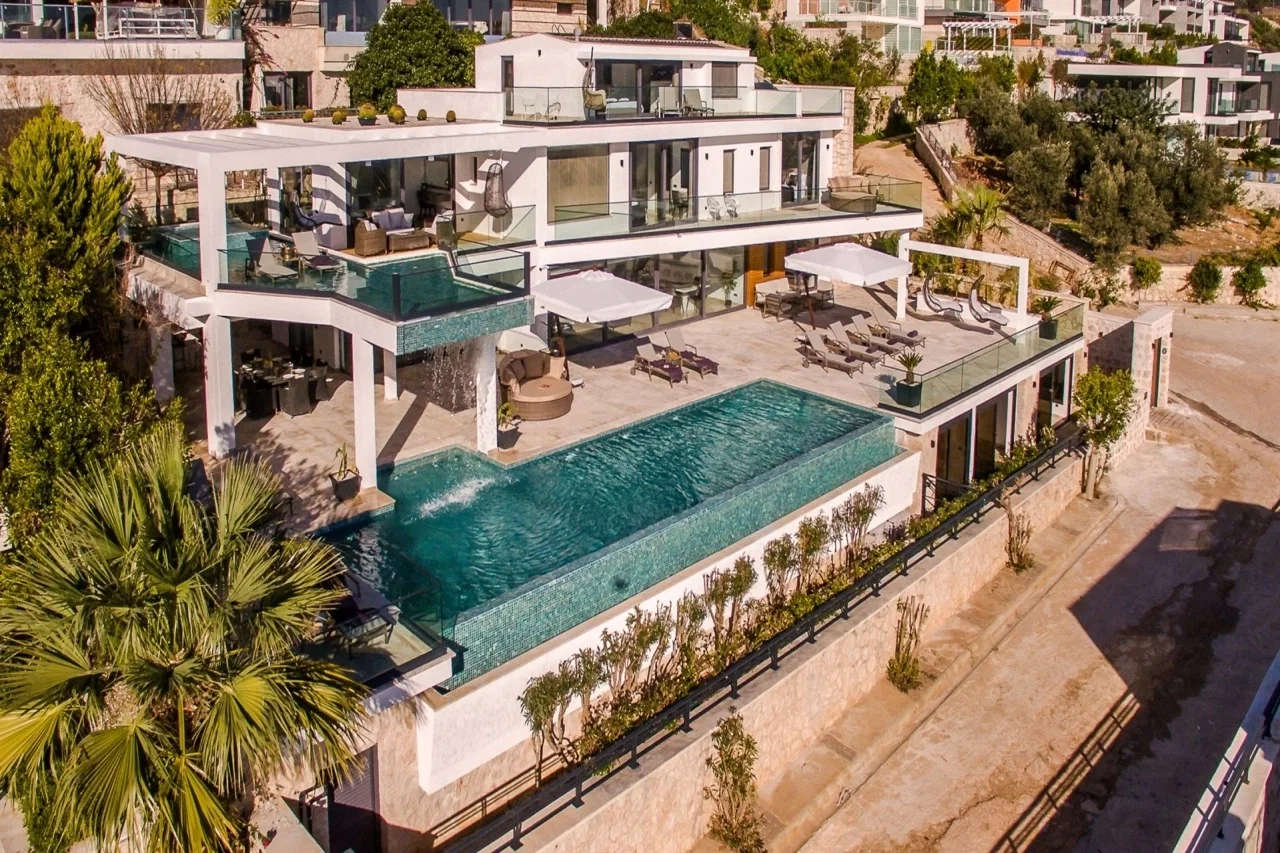 Kalkan’da Sakin Konumda, Isıtmalı Havuzlu, Jakuzili, Lüks Villa