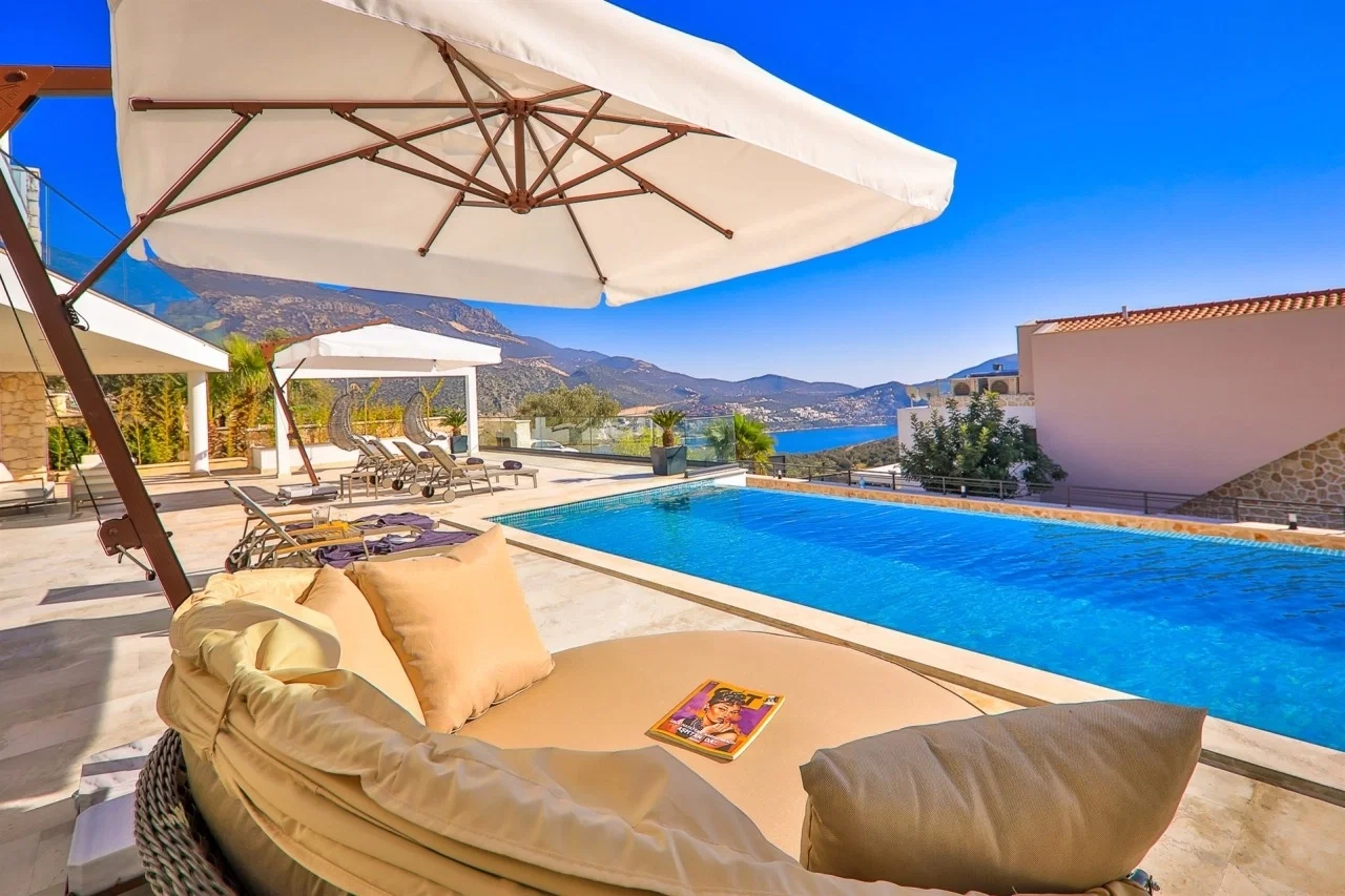 Kalkan’da Sakin Konumda, Isıtmalı Havuzlu, Jakuzili, Lüks Villa