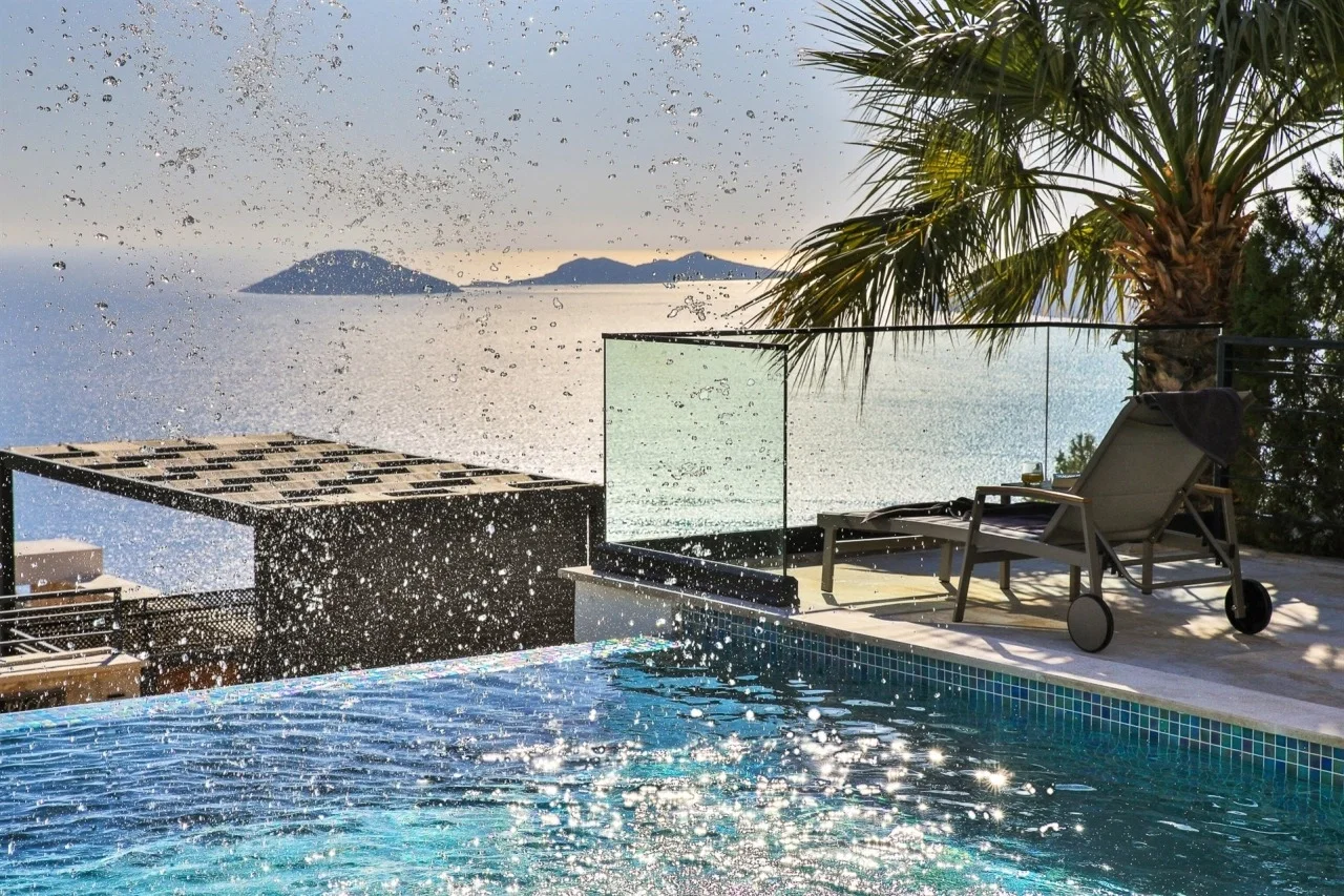 Kalkan’da Sakin Konumda, Isıtmalı Havuzlu, Jakuzili, Lüks Villa