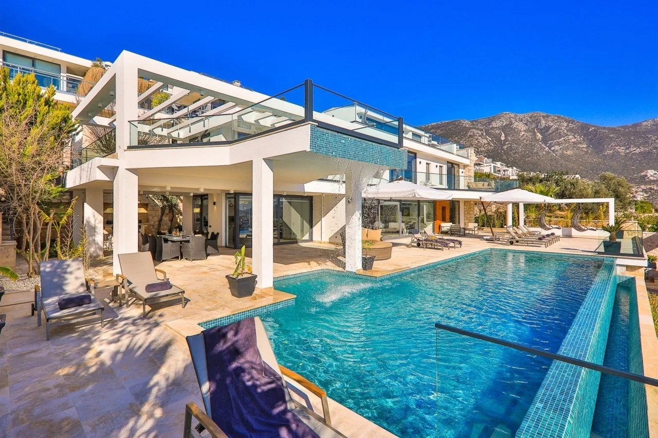 Kalkan’da Sakin Konumda, Isıtmalı Havuzlu, Jakuzili, Lüks Villa