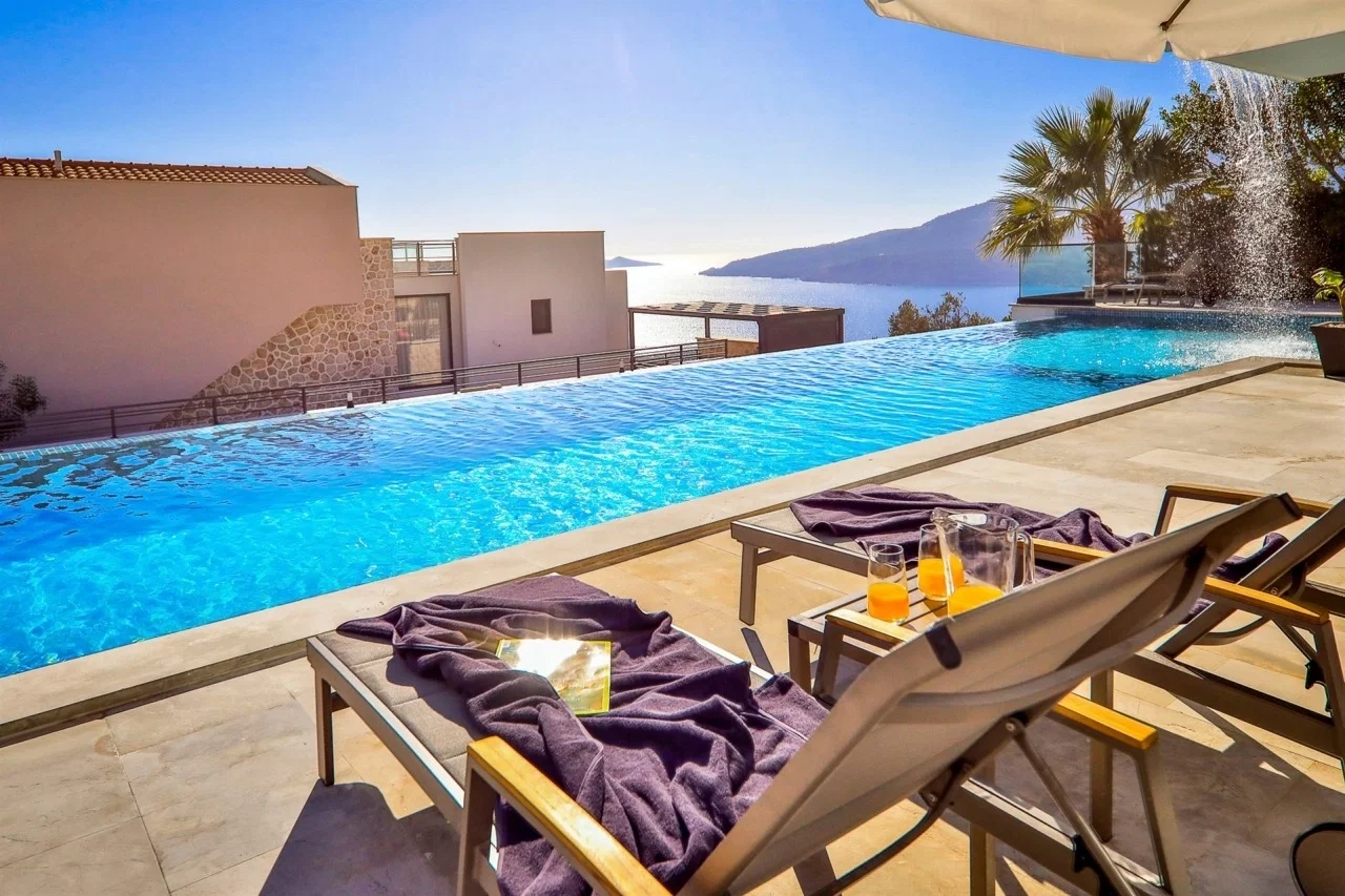 Kalkan’da Sakin Konumda, Isıtmalı Havuzlu, Jakuzili, Lüks Villa