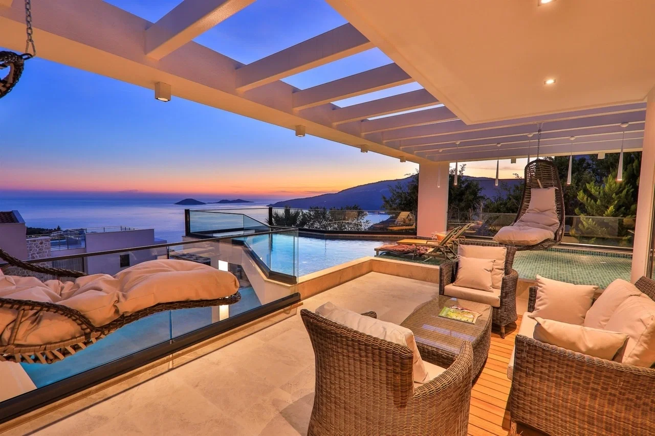 Kalkan’da Sakin Konumda, Isıtmalı Havuzlu, Jakuzili, Lüks Villa