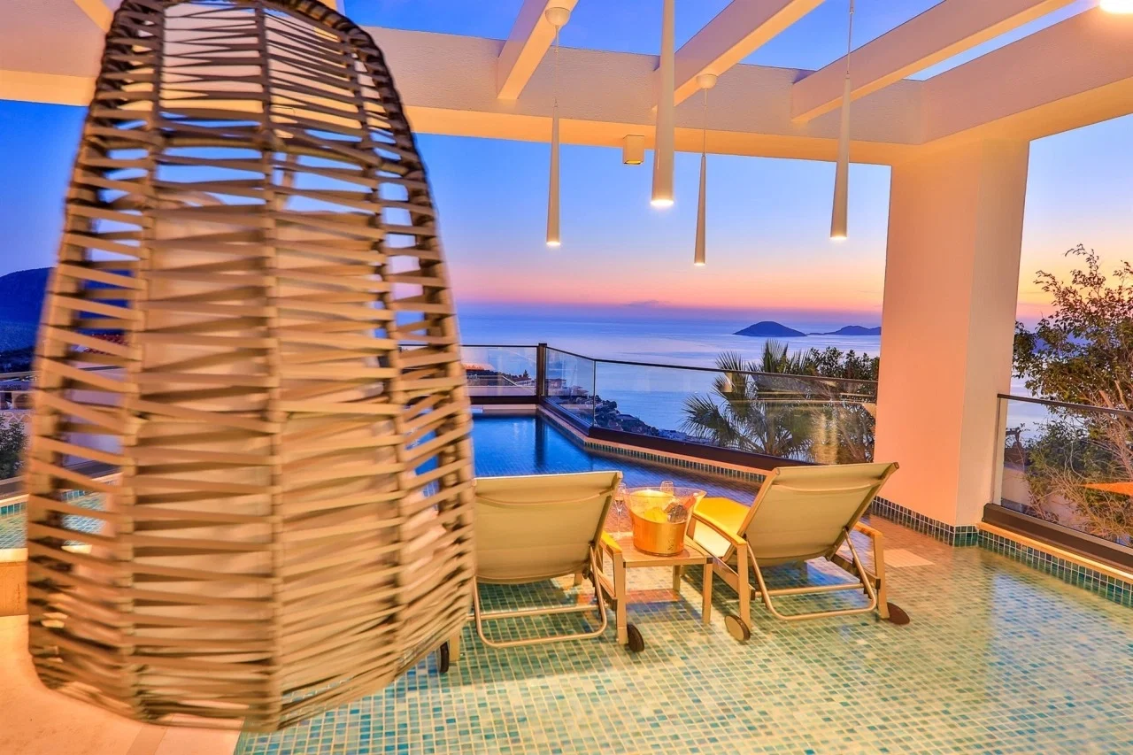 Kalkan’da Sakin Konumda, Isıtmalı Havuzlu, Jakuzili, Lüks Villa