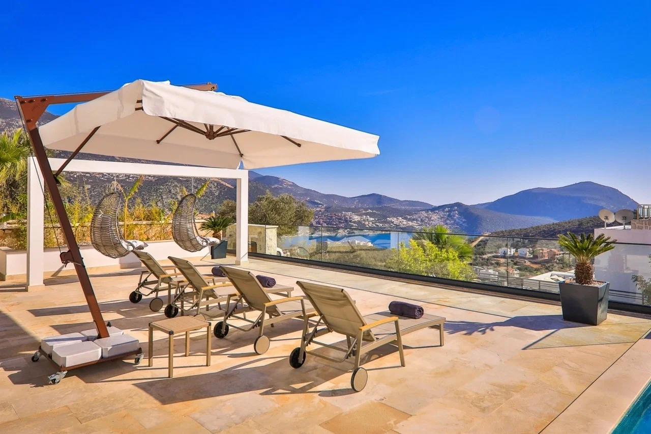 Kalkan’da Sakin Konumda, Isıtmalı Havuzlu, Jakuzili, Lüks Villa