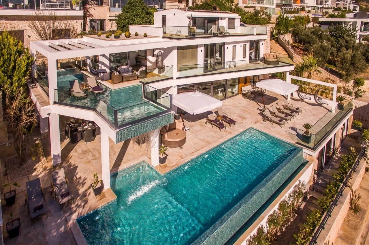 Kalkan’da Sakin Konumda, Isıtmalı Havuzlu, Jakuzili, Lüks Villa