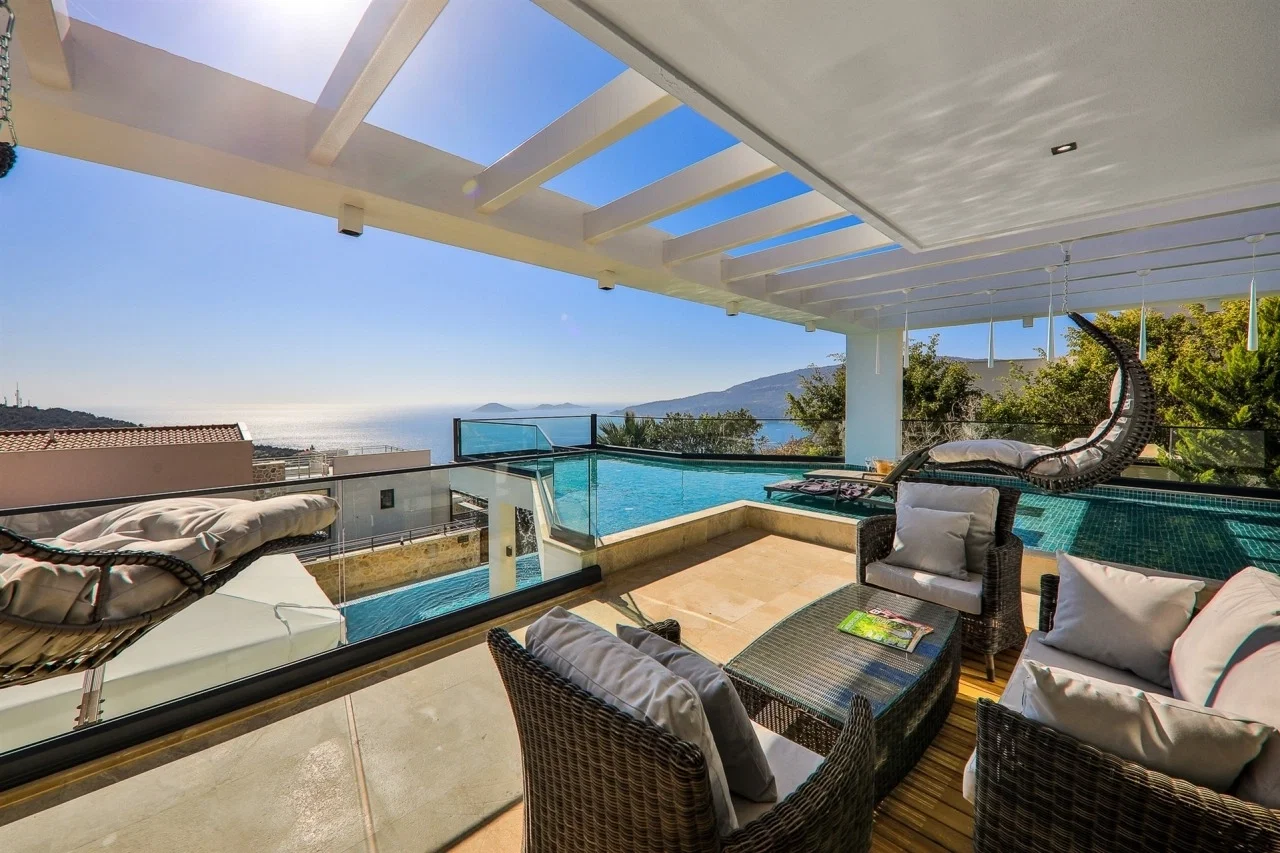 Kalkan’da Sakin Konumda, Isıtmalı Havuzlu, Jakuzili, Lüks Villa