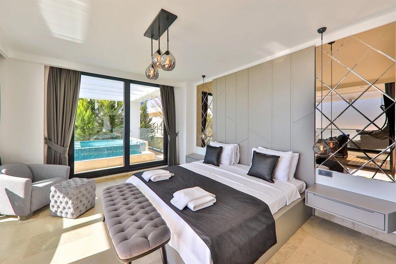 Kalkan’da Sakin Konumda, Isıtmalı Havuzlu, Jakuzili, Lüks Villa