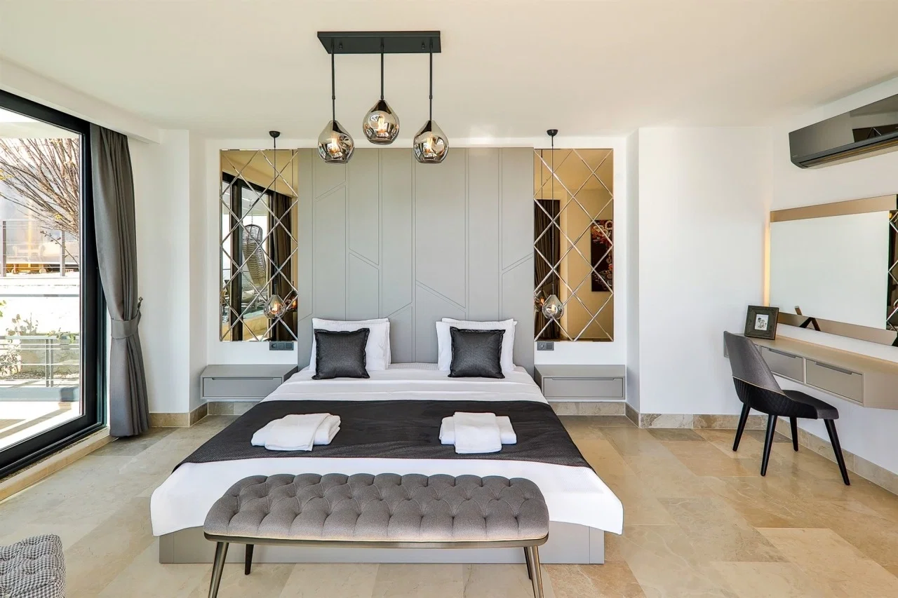 Kalkan’da Sakin Konumda, Isıtmalı Havuzlu, Jakuzili, Lüks Villa