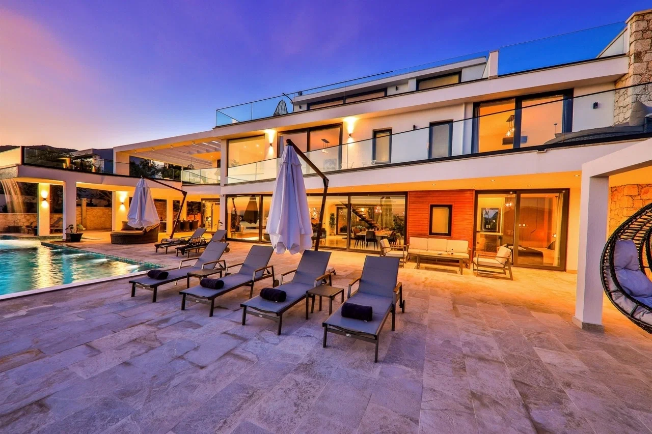 Kalkan’da Sakin Konumda, Isıtmalı Havuzlu, Jakuzili, Lüks Villa