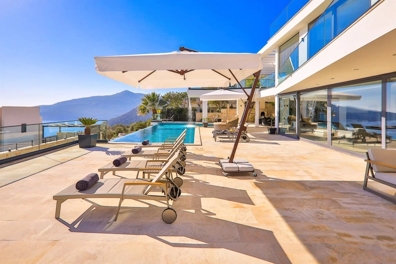 Kalkan’da Sakin Konumda, Isıtmalı Havuzlu, Jakuzili, Lüks Villa