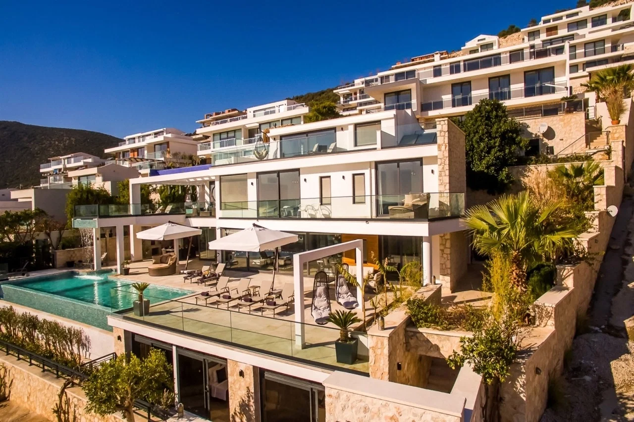Kalkan’da Sakin Konumda, Isıtmalı Havuzlu, Jakuzili, Lüks Villa