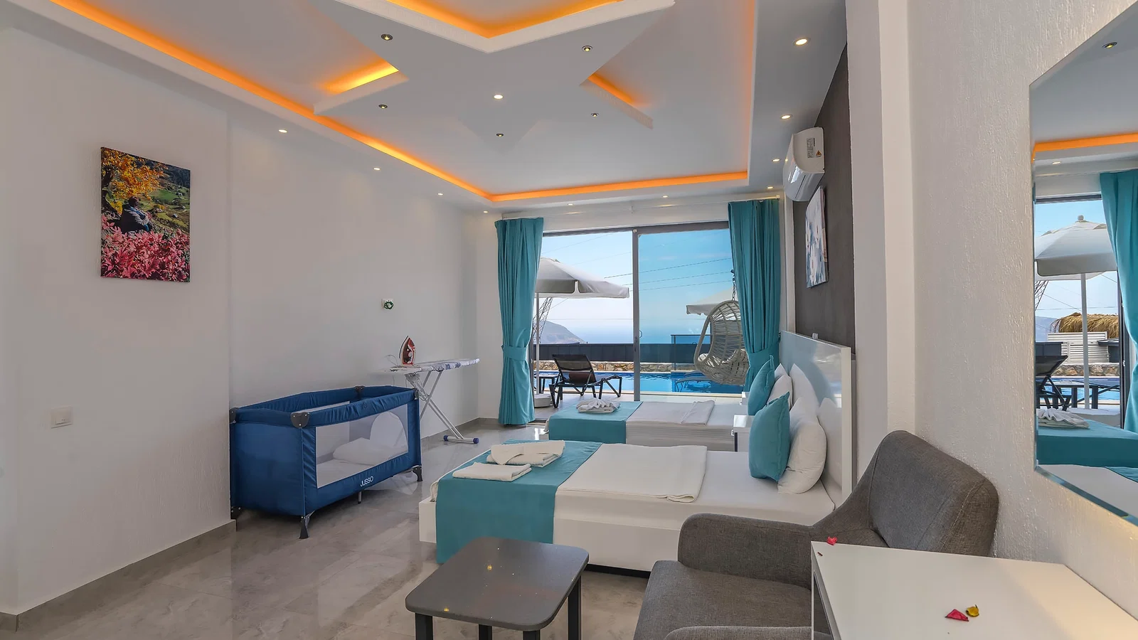 Kalkan’da Deniz Manzaralı, Korunaklı Havuzlu, 2 Yatak Odalı, Ekonomik Villa